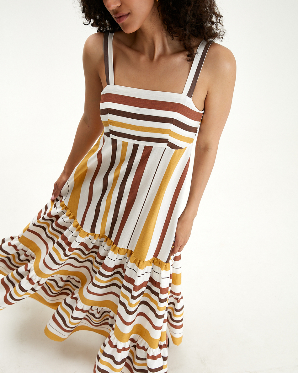 Сарафан с ярусной юбкой в крупную полоску