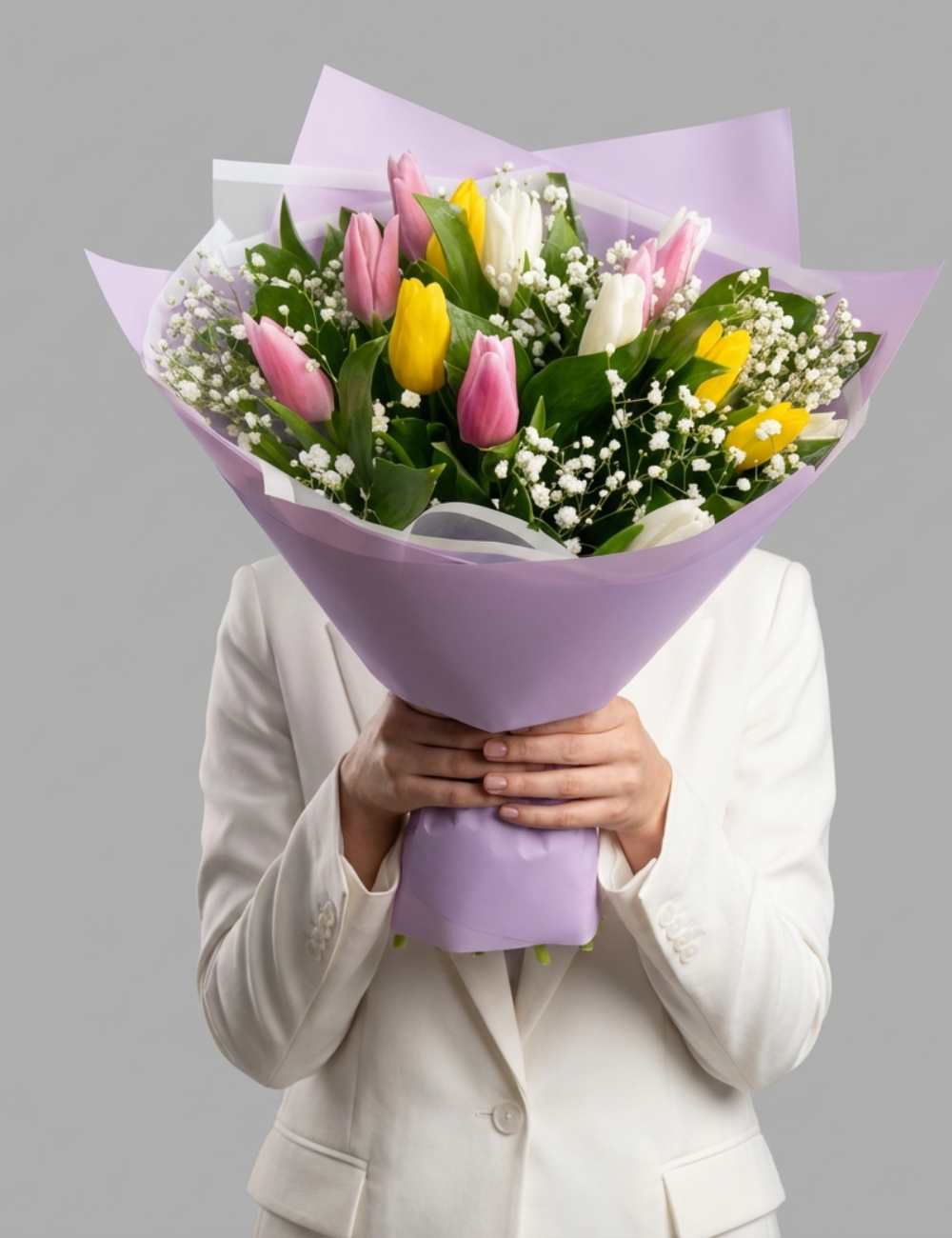 Букет из тюльпанов микс и гипсофилы