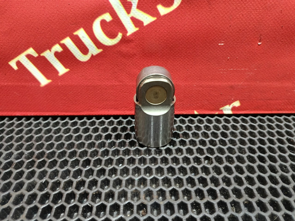 Толкатель выпускного клапана