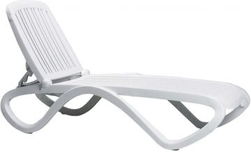Шезлонг-лежак пластиковый Tropico белый Италия