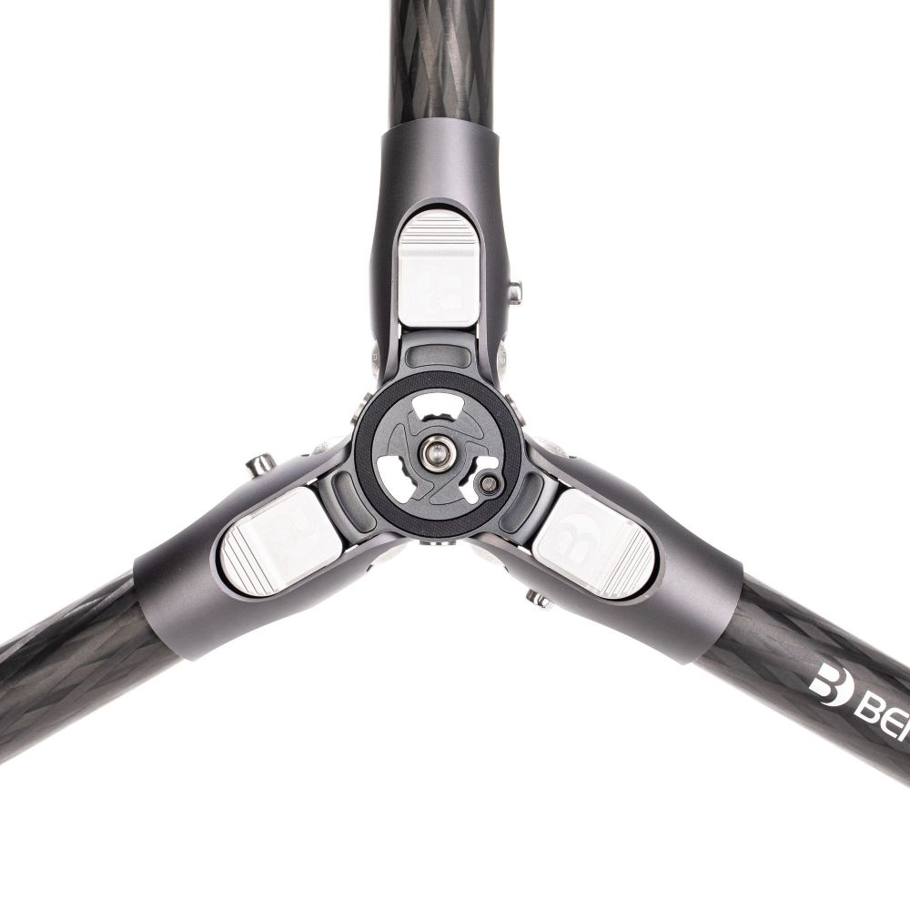 Штатив Benro TTOR24C карбоновый