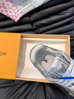 Louis Vuitton Trainer Sneaker