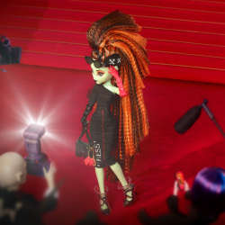 Кукла Off-White c/o Monster high Электра Мелоди