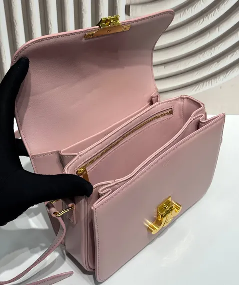Сумки CELINE CLASSIQUE TRIOMPHE из блестящей кожи