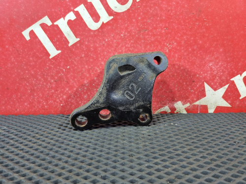 Кронштейн цилиндра подъема кабины