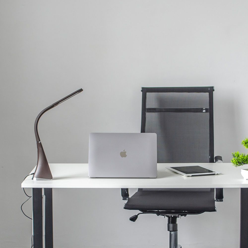 TLD-542 Brown-LED-300Lm-5000K-Dimmer Светильник настольный c часами. календарем. термометром. 5W. Сенсорный выключатель. Коричневый стилизован под кожу. TM Uniel.