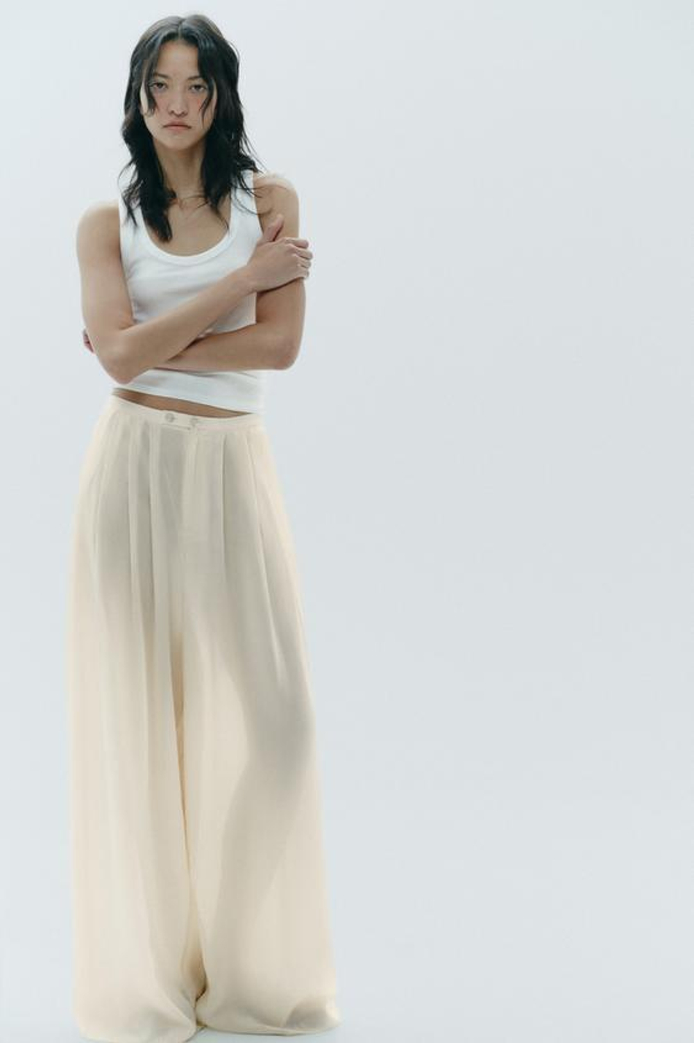 ZARA ДЛИННЫЕ БРЮКИ СО МНОЖЕСТВЕННЫМИ СКЛАДКАМИ, ЭКРЮ