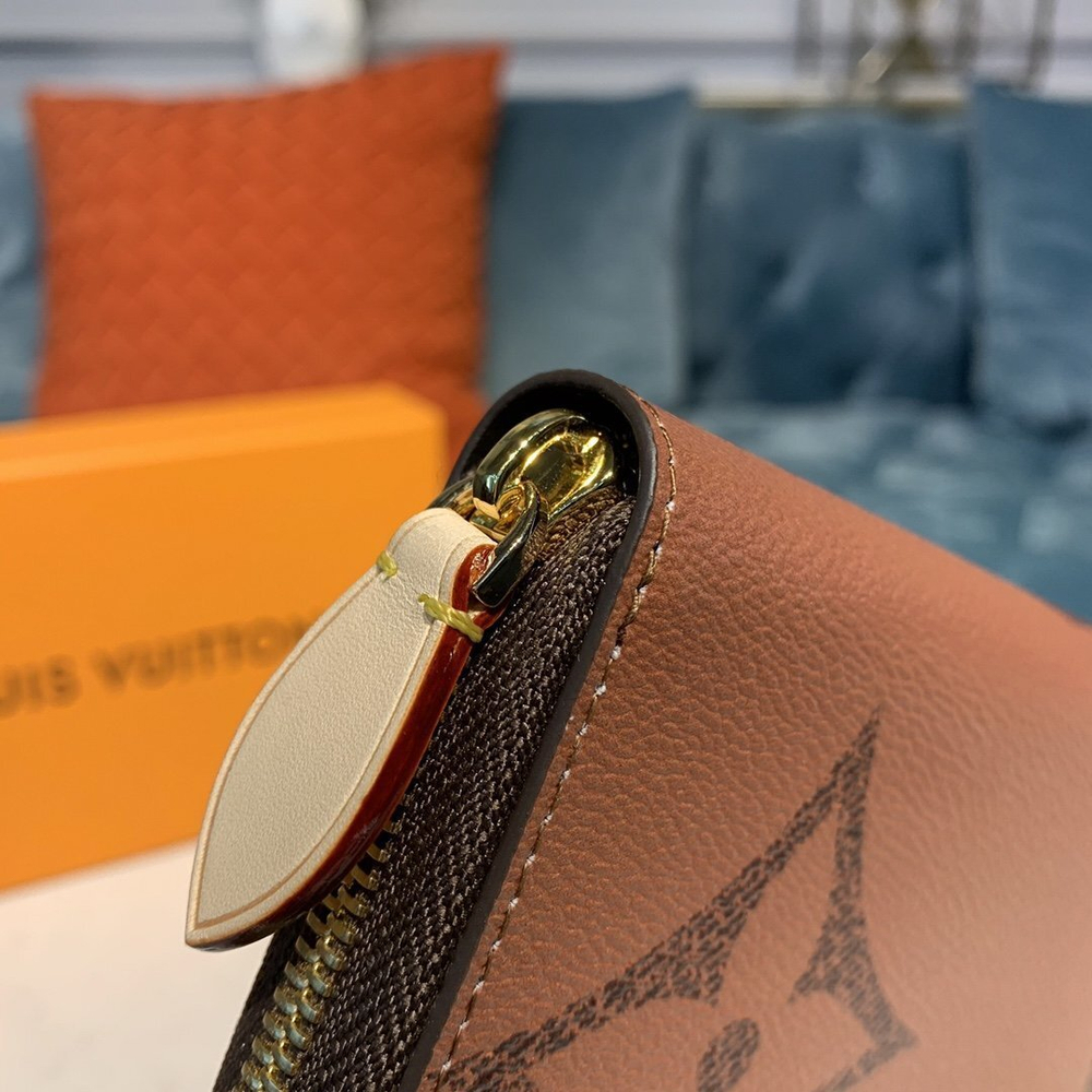 Louis Vuitton Zippy Wallet