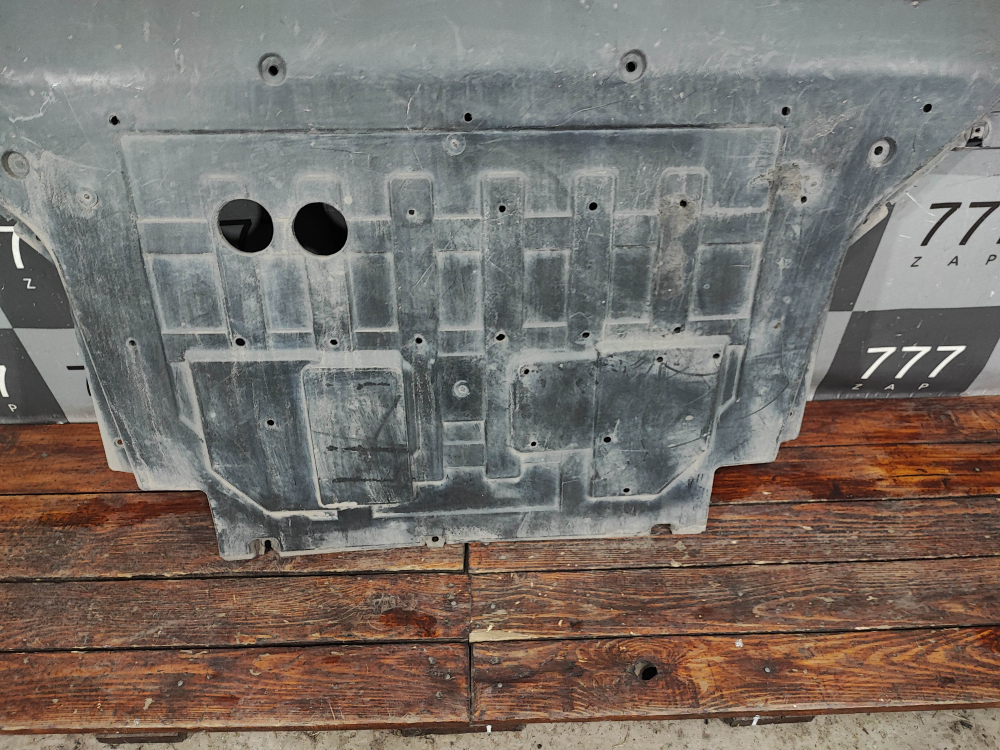 Пыльник двигателя Geely Coolray 19-нв Б/У Оригинал 5030028300