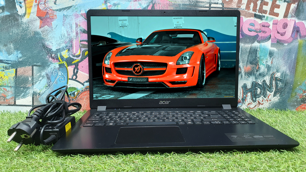 Ноутбук Acer Ryzen 7/8 Gb/RX Vega 10/FHD