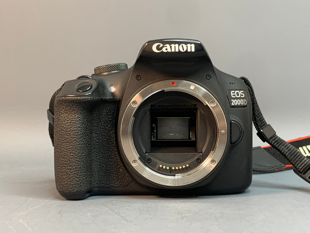 Canon 200D Kit 18-55mm 79.900 кадров
