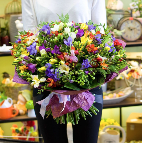 Букет из 101 ароматной фрезии