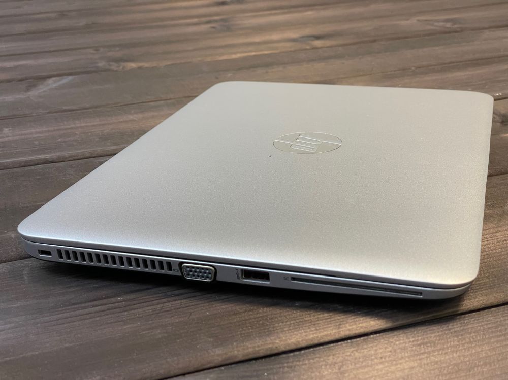 12.5" Ноутбук HP EliteBook 820 G4 (1366x768, Intel Core i5-7300U, RAM 4ГБ, SSD 128ГБ, Intel HD Graphics 620, Win 10Pro)