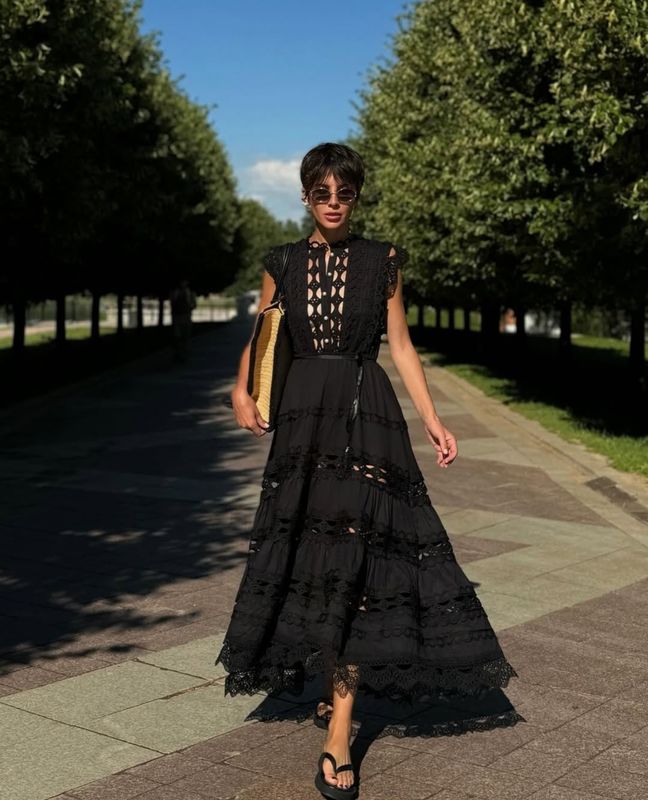 Платье кружевное длинное с крылышками