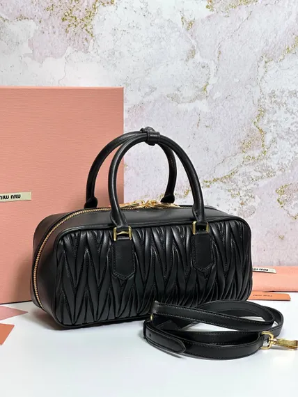 Сумка MIU MIU Arcadie matelassé из кожи наппа, черный