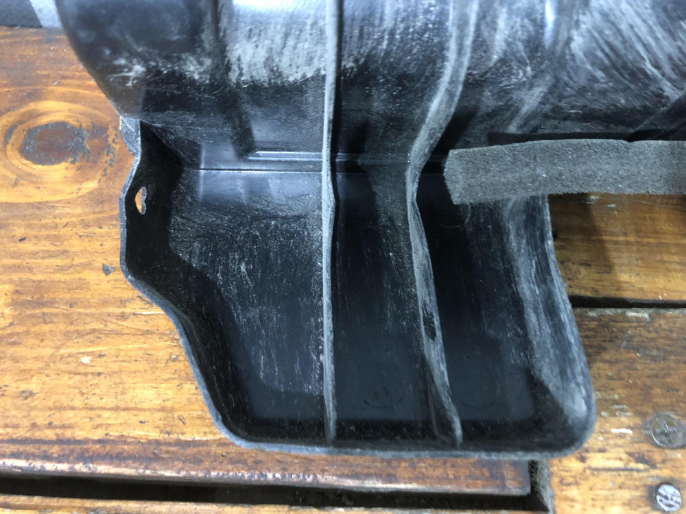 Дефлектор радиатора левый Kia Rio 4 (FB) 17-нв Б/У Оригинал 25321h5100