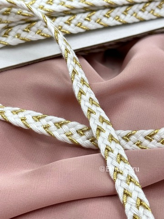 Тесьма косичка белая с золотой нитью