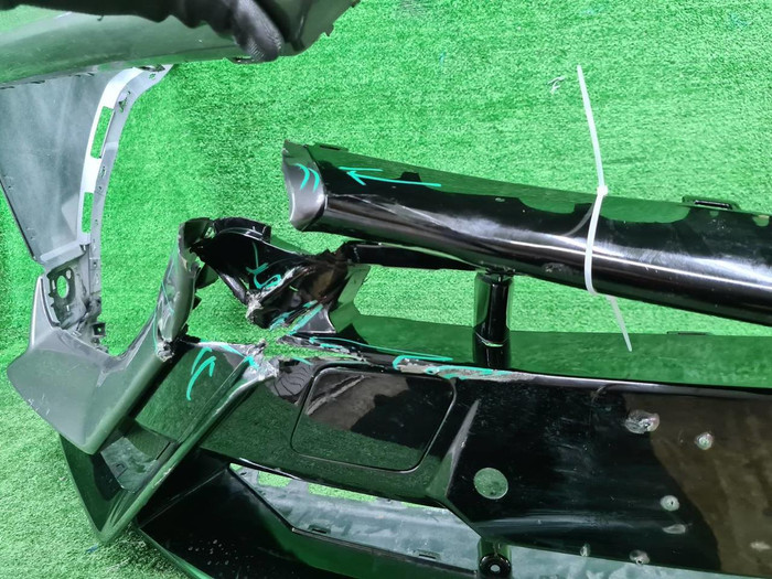 Бампер передний Lamborghini Urus (2022-н.в.)