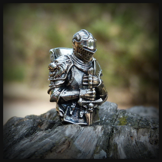 Бусина "Рыцарь" по игре Dark Souls для темляков , мельхиор