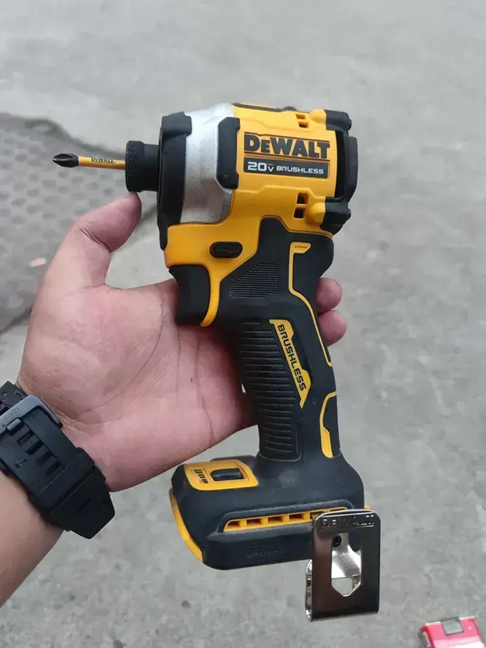 DEWALT 20V DCF850 Ударный шуруповерт Аккумуляторная электрическая дрель 205NM Бесщеточный двигатель Аккумуляторная дрель-шуруповерт Без инструментов