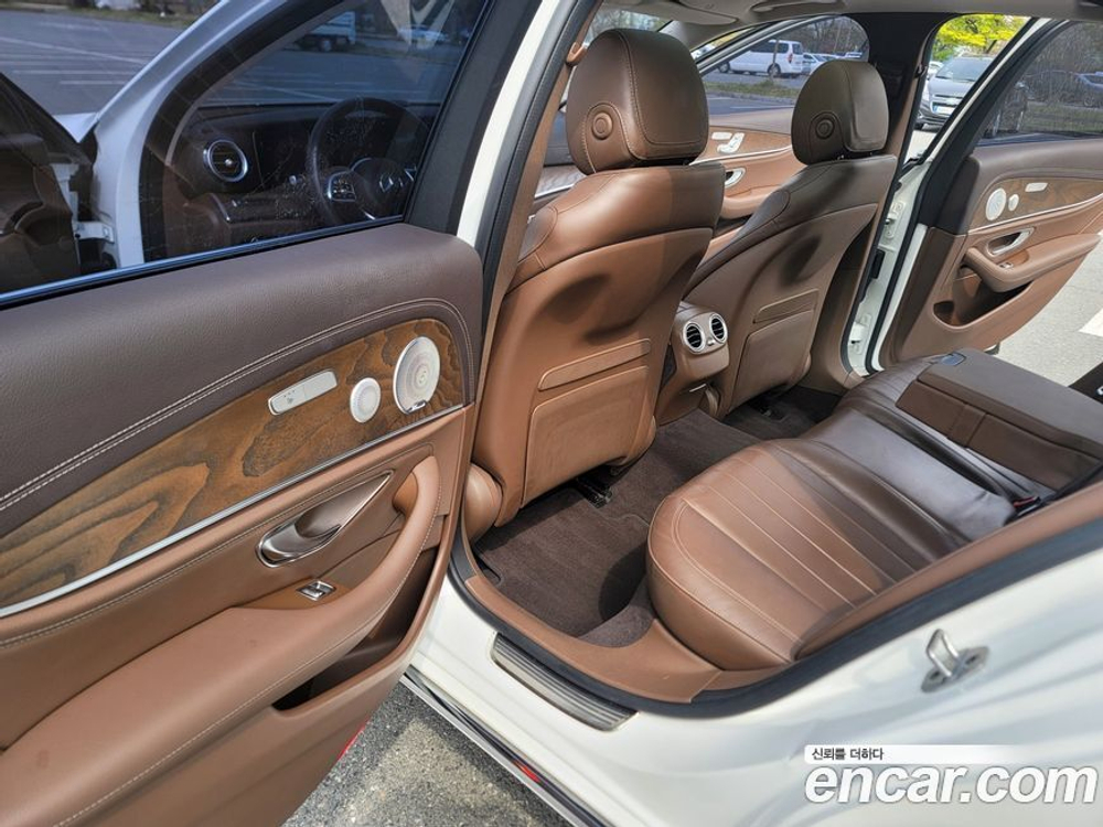 Mercedes-Benz E-Class W213 E300 4MATIC Exclusive (08.2019)