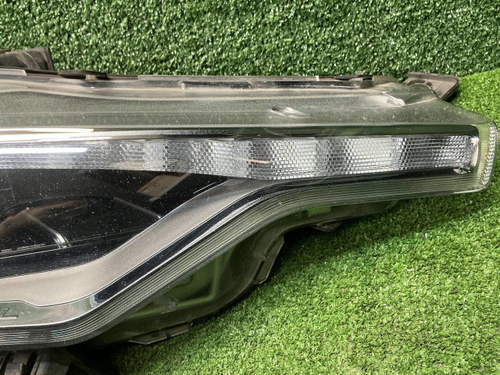 Фара правая Maserati Levante (2020-2024) LED