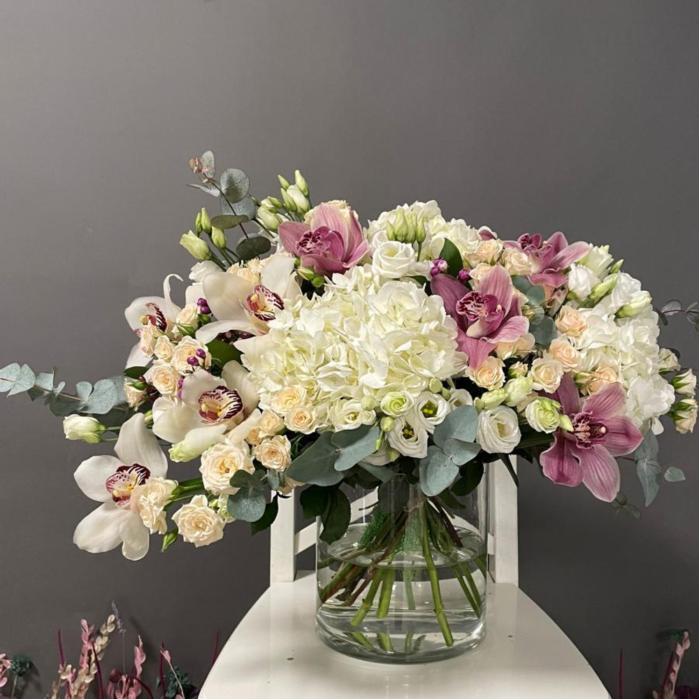 Букет цветов «Вишневое бизе»