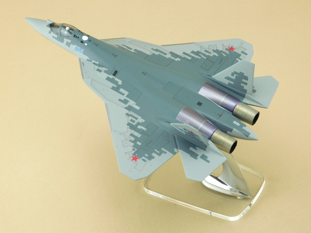 Модель самолета Су-57 (М1:72, 054, Пиксели)