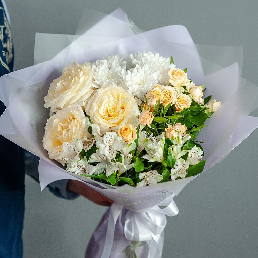 Сборный букет с пионовидной розой