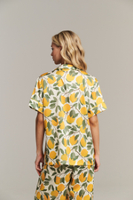 Шелковая блуза с кантом и лимонами