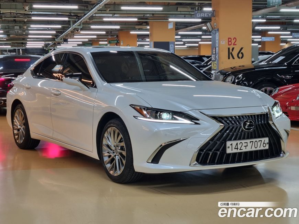 Lexus ES300h 7 Generation Luxury Plus (03.2023)
