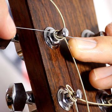 Замена 1 струны на гитаре / укулеле