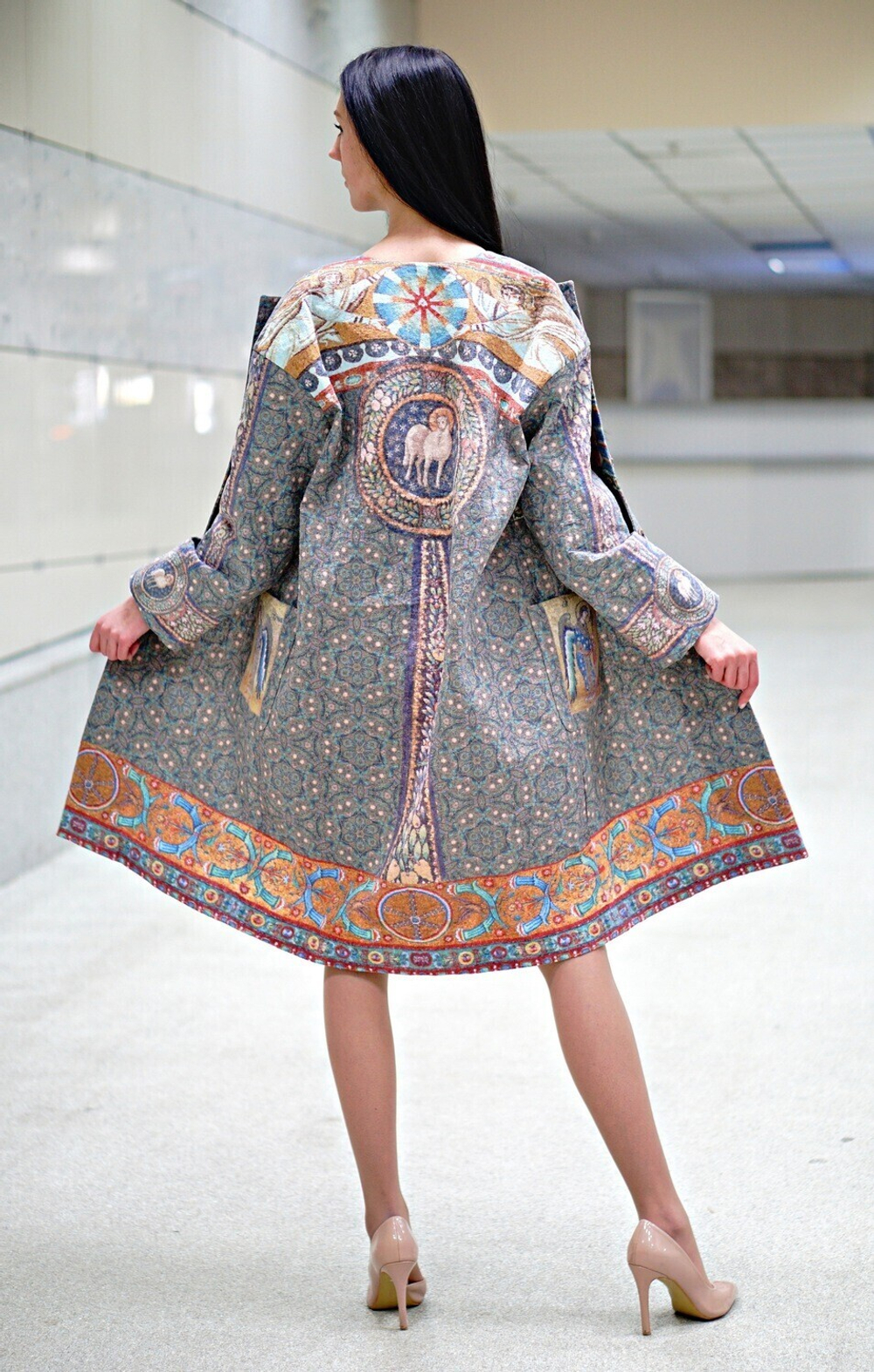 Пальто "Равенна", по мотивам византийской мозаики из базилики Святого Виталия Миланского (San Vitale) в Равенне