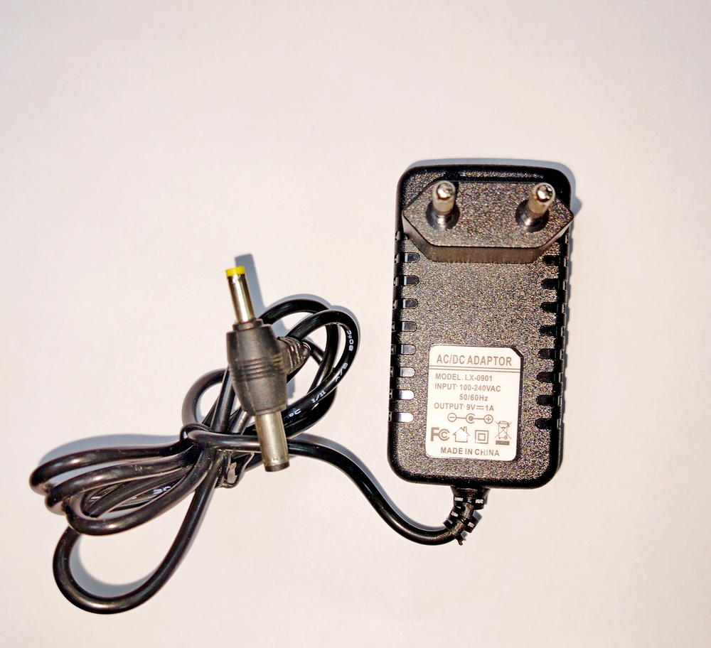 Адаптер питания LX-0901T(C88915) (9v/1А) штекер 4.0+5,5мм,