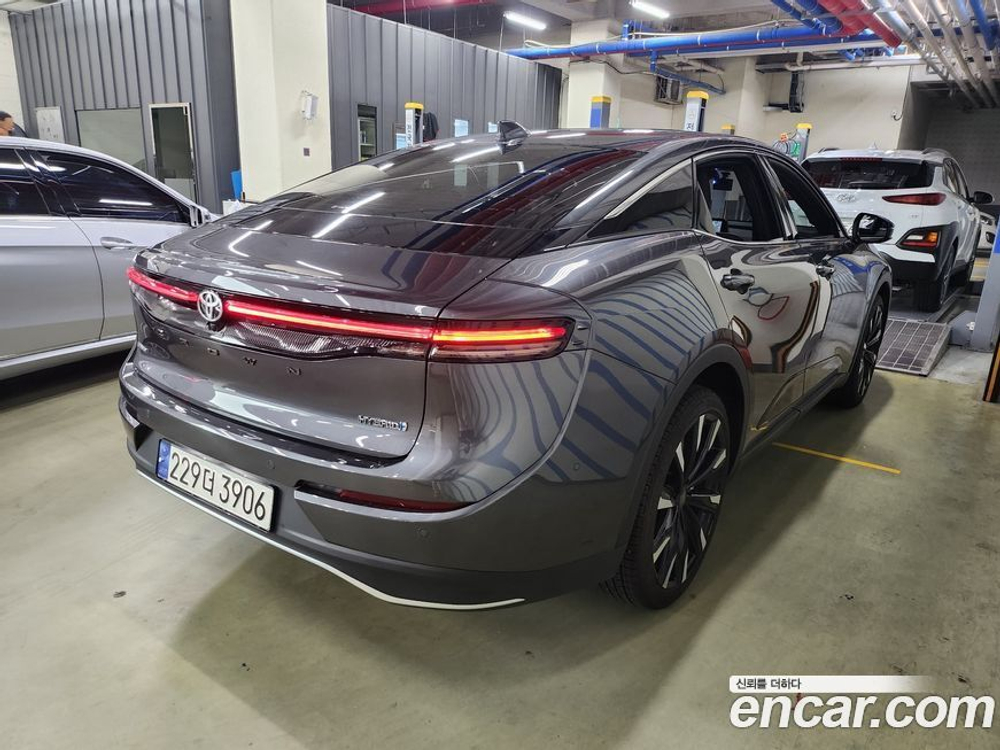 Toyota Crown Crossover 2.4 4WD Dual Boost Hybrid (12.2023)