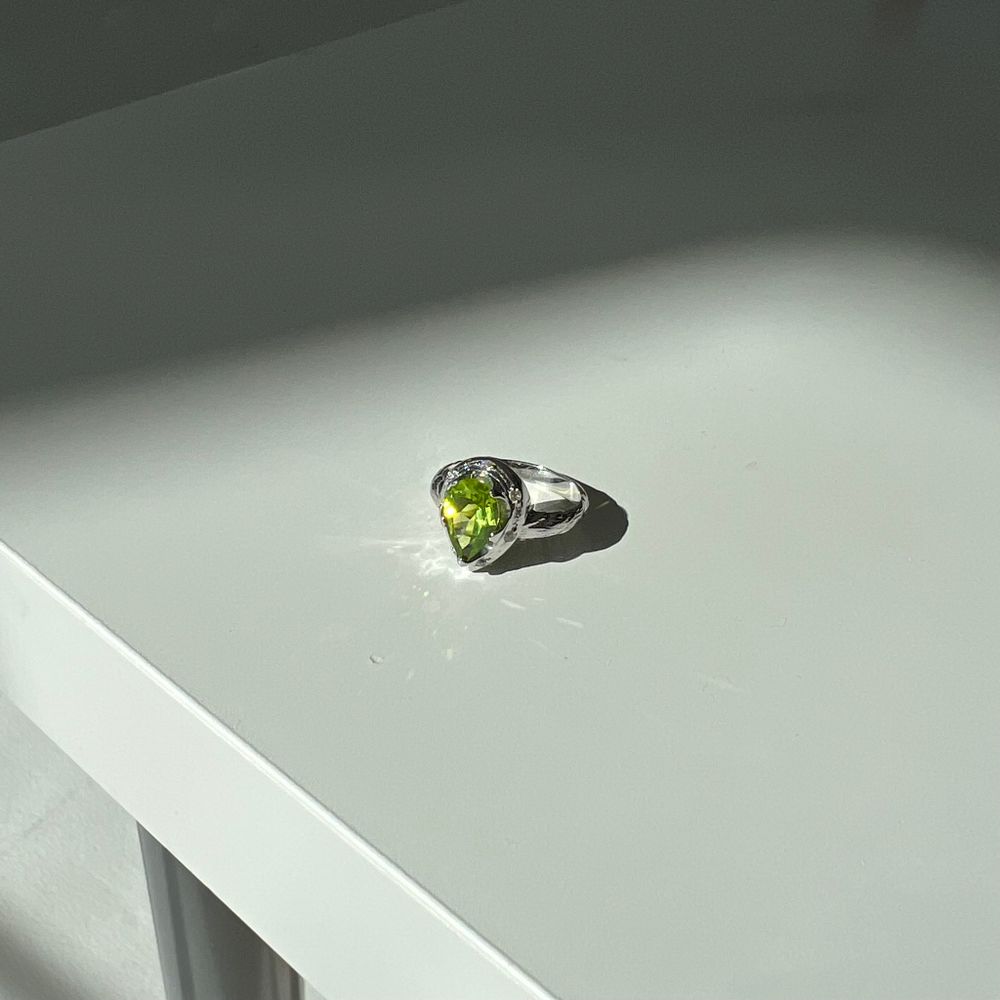 Кольцо Crystal Drop с хризолитом