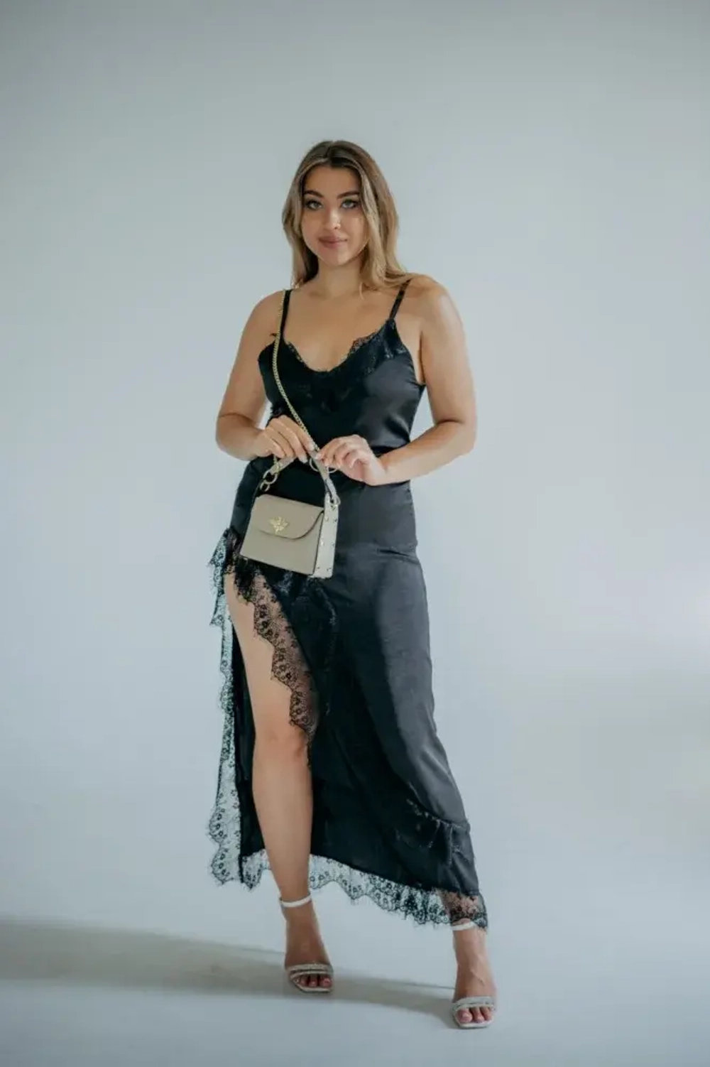 Женская сумочка с застежкой-пчелкой из натуральной кожи цвет taupe