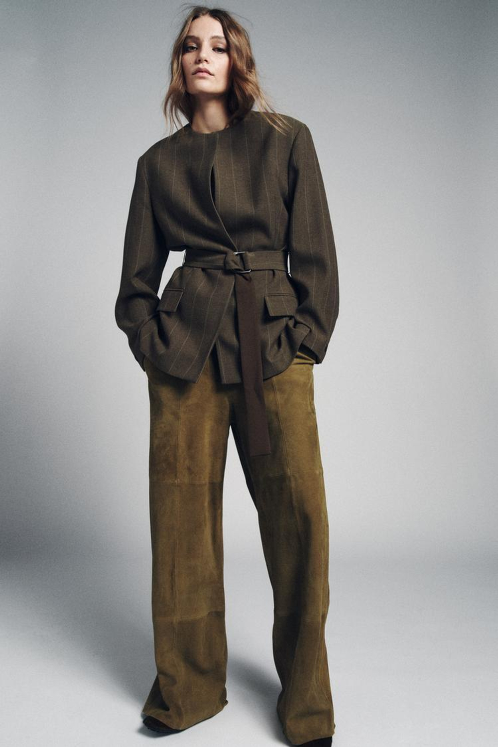 ZARA БЛЕЙЗЕР В ПОЛОСКУ С ПОЯСОМ — ZW COLLECTION, ХАКИ