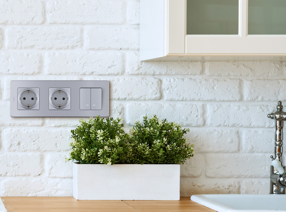 Рамка 3 поста алюминий Inspiria Legrand