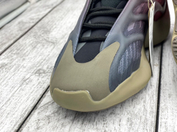 Yeezy 700 V3 Fade Carbon