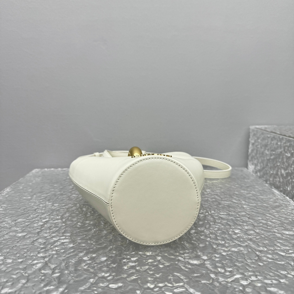 Jacquemus Small Bambola 24 cm
