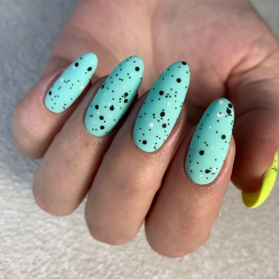 Универсальный топ Crazy Lak с хлопьями ( микс чёрных и белых) без лс 10мл