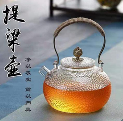 298020 Чайник  "Отбивное стекло" с пружиной, зол.шарик  h=17,5см, d=11,5см, 700мл, стекло