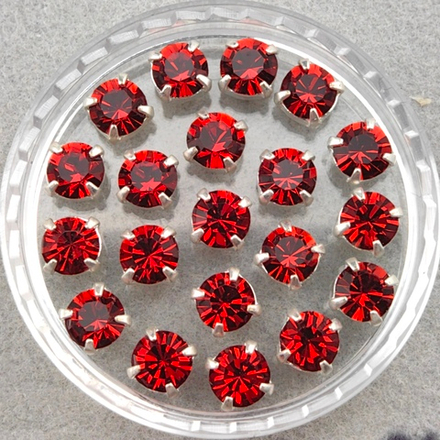 Шатоны Preciosa MAXIMA в оправах, Red Velvet/Silver