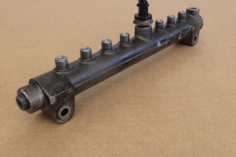 Рампа топливная на МАН ТГЛ 51103116063 б.у.