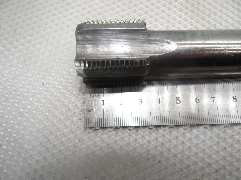 Метчик м/р правый М33×2,0 №2 ВК8