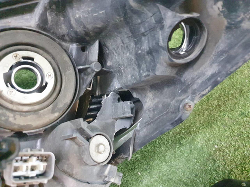 Битая Фара правая Toyota Land Cruiser Prado 150 (2013-2017) LED