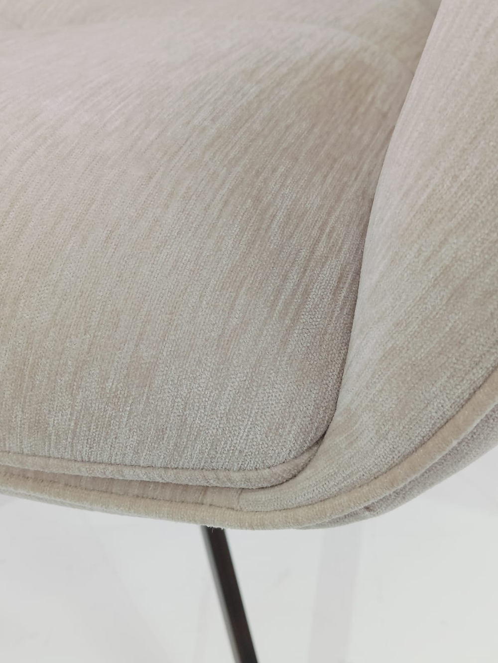 Стул М-City DISAUR Prato поворотный на 360 градусов Поворот с возвратом Boston-102 Латте, ткань, Медный Брашированный