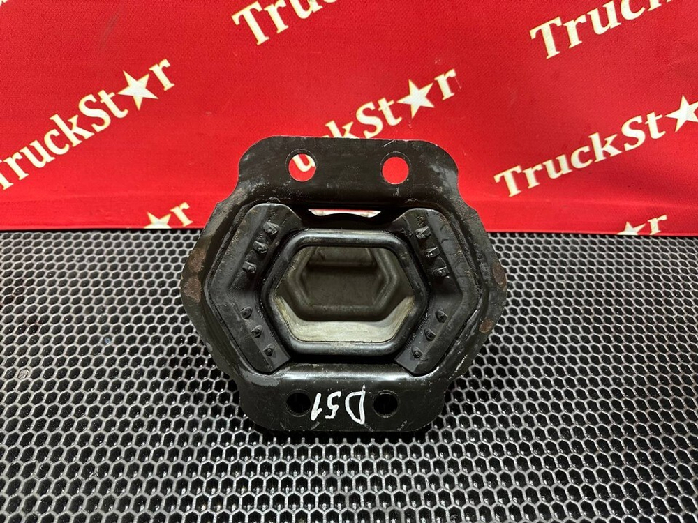 Подушка двигателя задняя 2019г