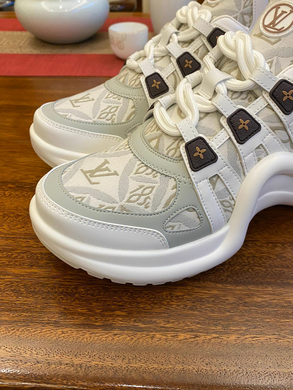 Louis Vuitton Archlight